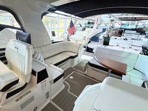 Sea Ray Sundancer 370 11 2027 Sea Ray Sundancer 370 12