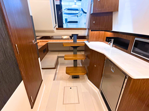 Sea Ray Sundancer 370 36 2027 Sea Ray Sundancer 370 37