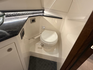 Sea Ray Sundancer 370 43 2027 Sea Ray Sundancer 370 44