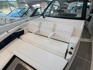 Sea Ray Sundancer 370 48 2027 Sea Ray Sundancer 370 49