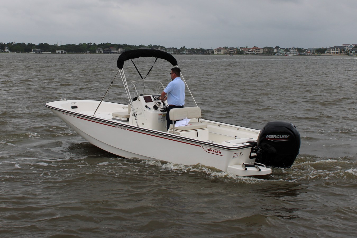 2026 Boston Whaler 190 Montauk 2