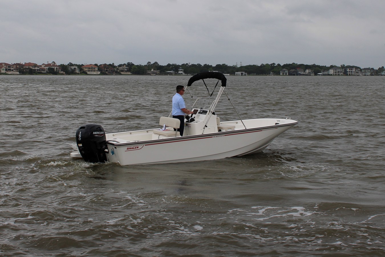 2026 Boston Whaler 190 Montauk 6