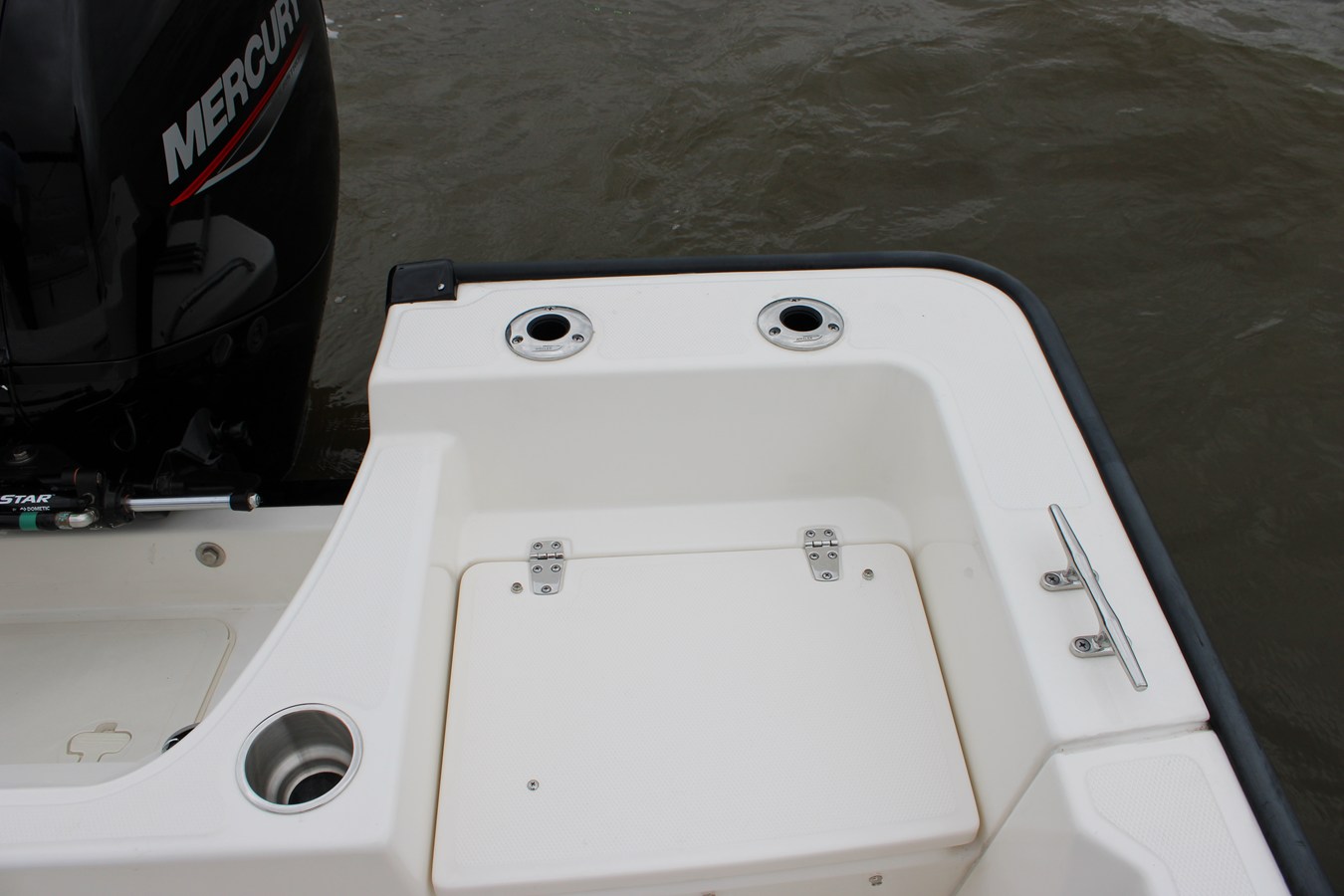 2026 Boston Whaler 190 Montauk 13