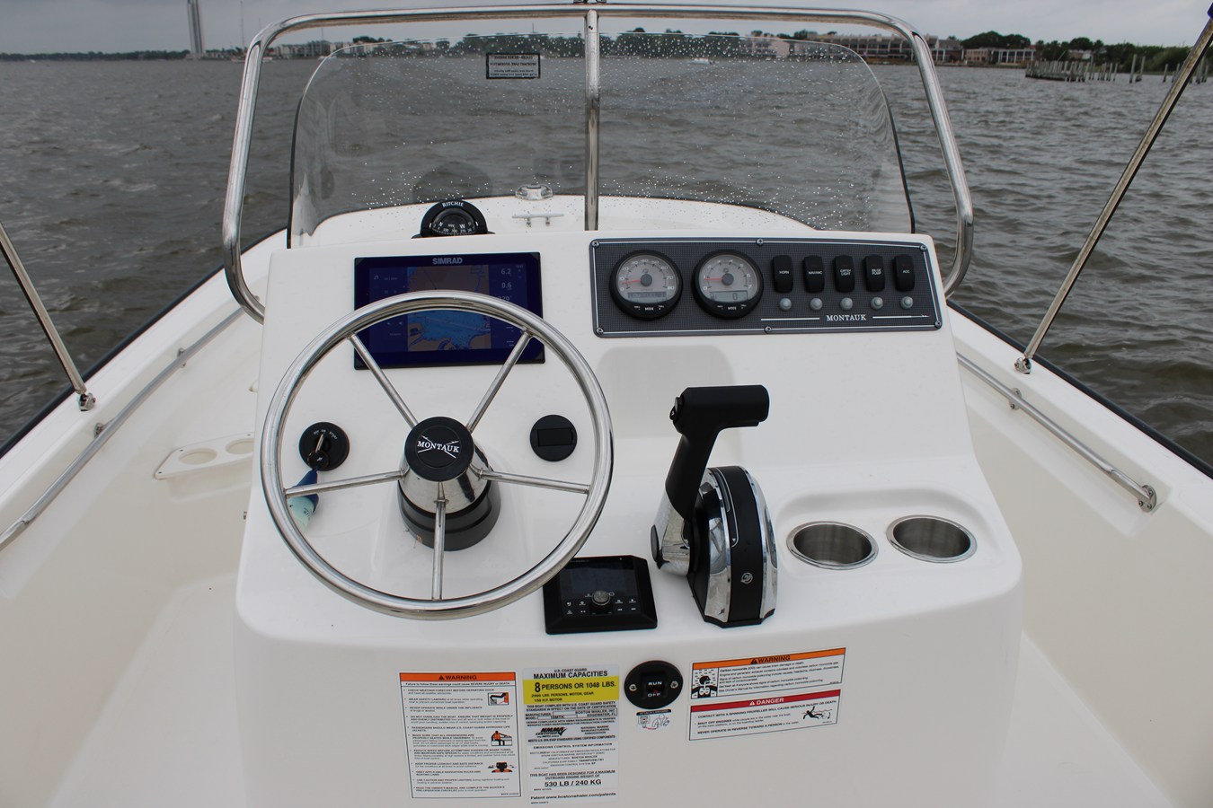 2026 Boston Whaler 190 Montauk 19