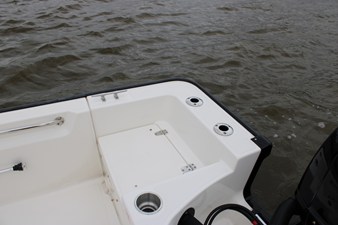 2026 Boston Whaler 190 Montauk 12