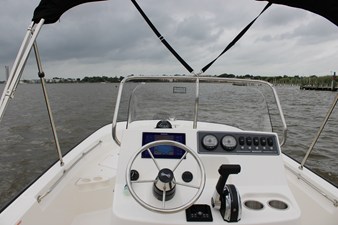 2026 Boston Whaler 190 Montauk 14