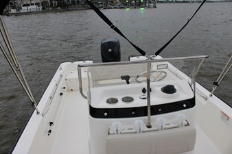 2026 Boston Whaler 190 Montauk 21