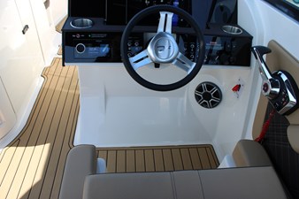 Sea Ray SDX 290 37 2026 Sea Ray SDX 290 38