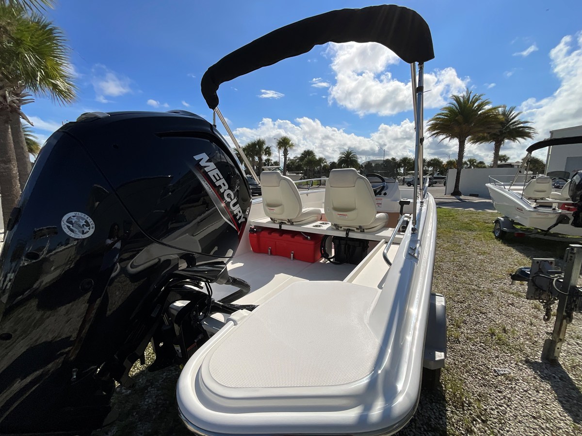 2027 Boston Whaler 160 Super Sport 6