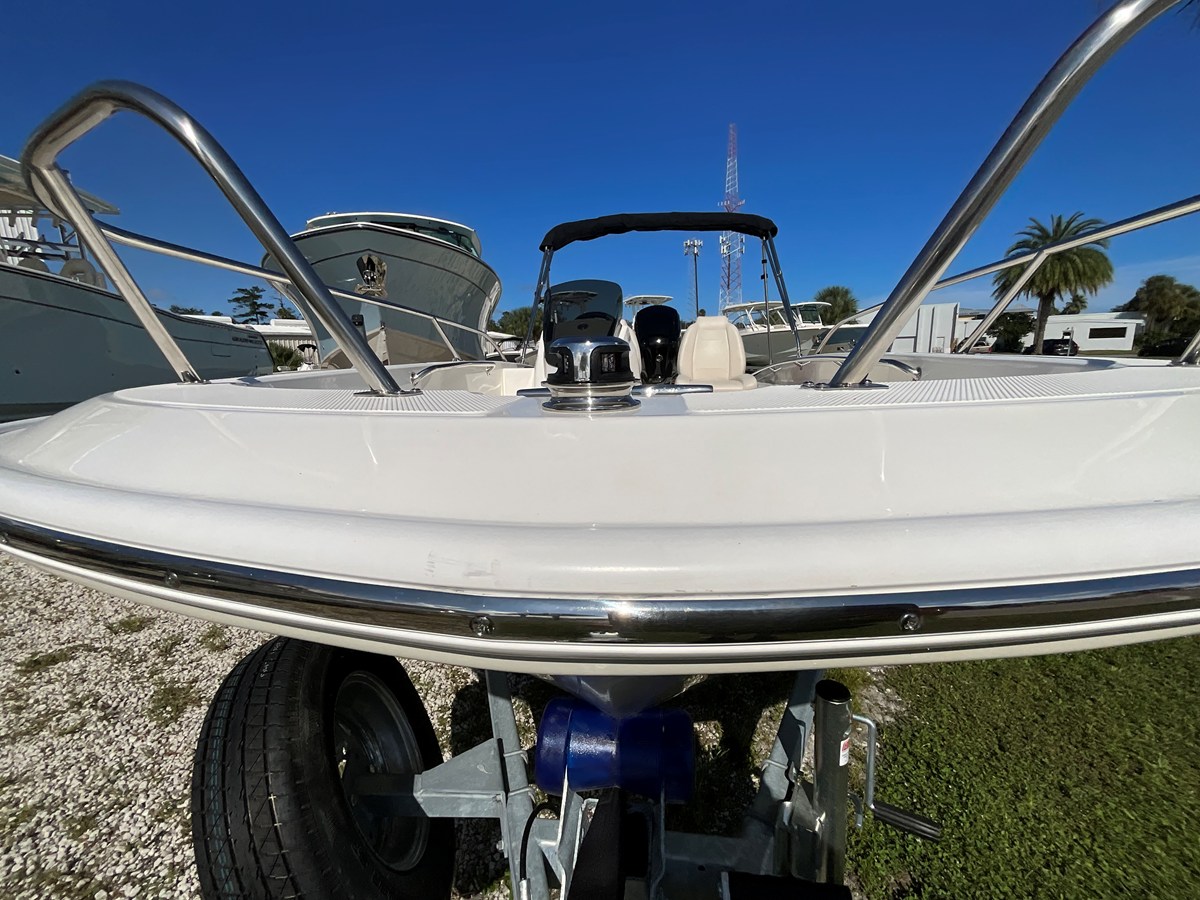 2027 Boston Whaler 160 Super Sport 8