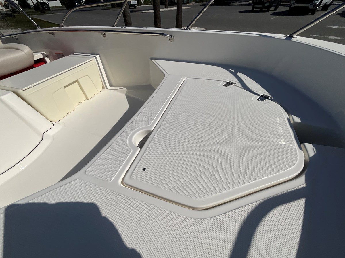 2027 Boston Whaler 160 Super Sport 16