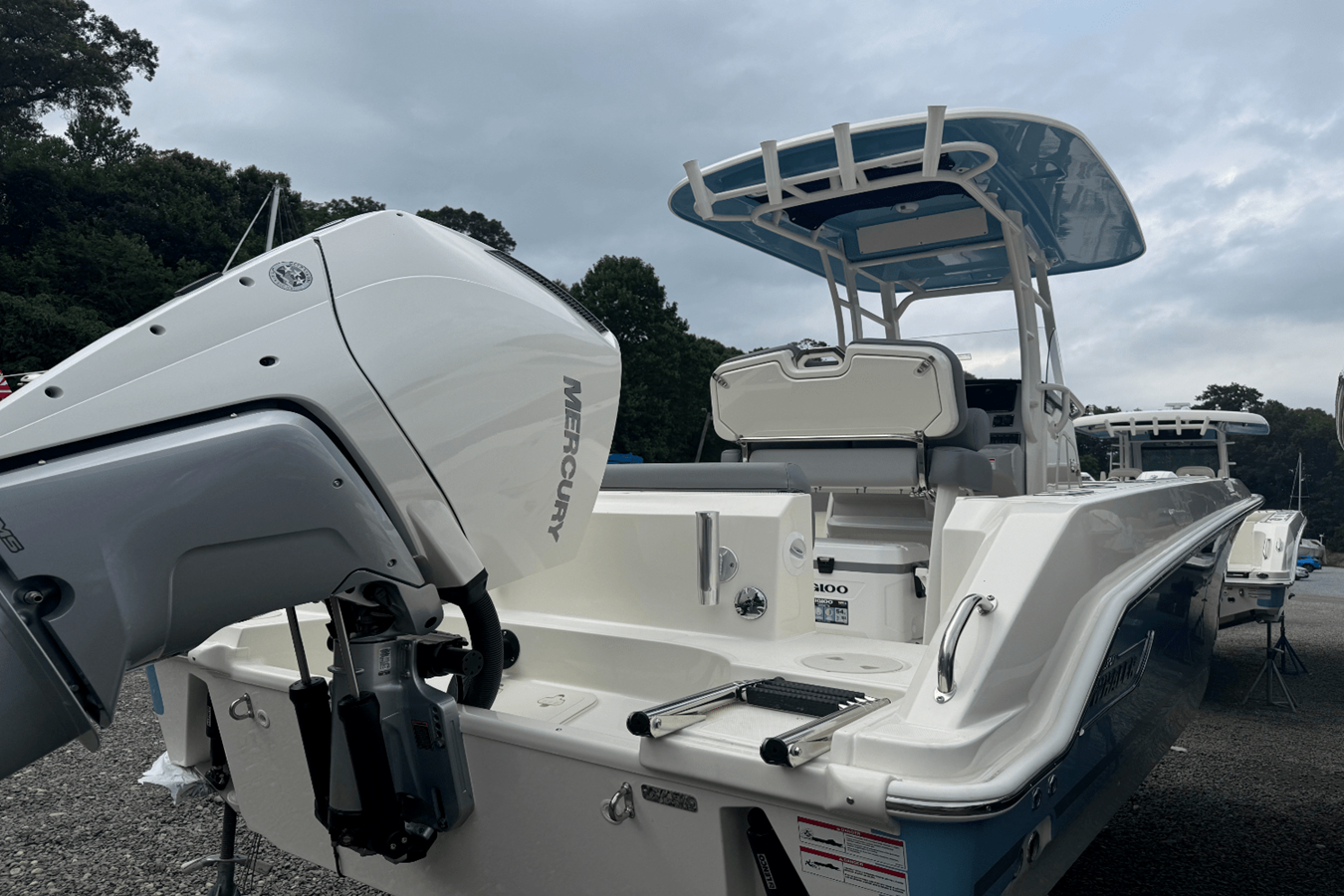 2026 Boston Whaler 230 Outrage 5