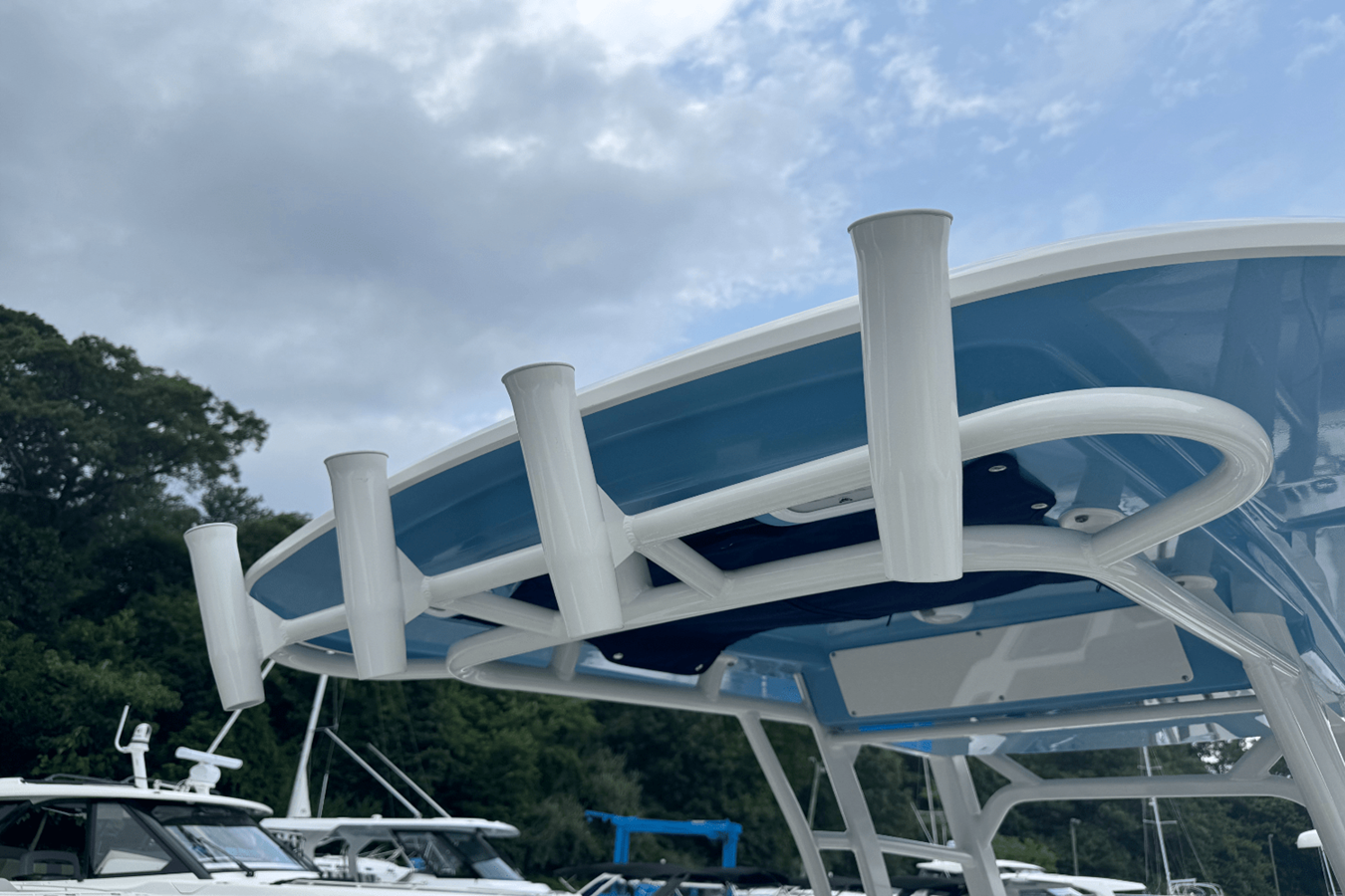 2026 Boston Whaler 230 Outrage 23