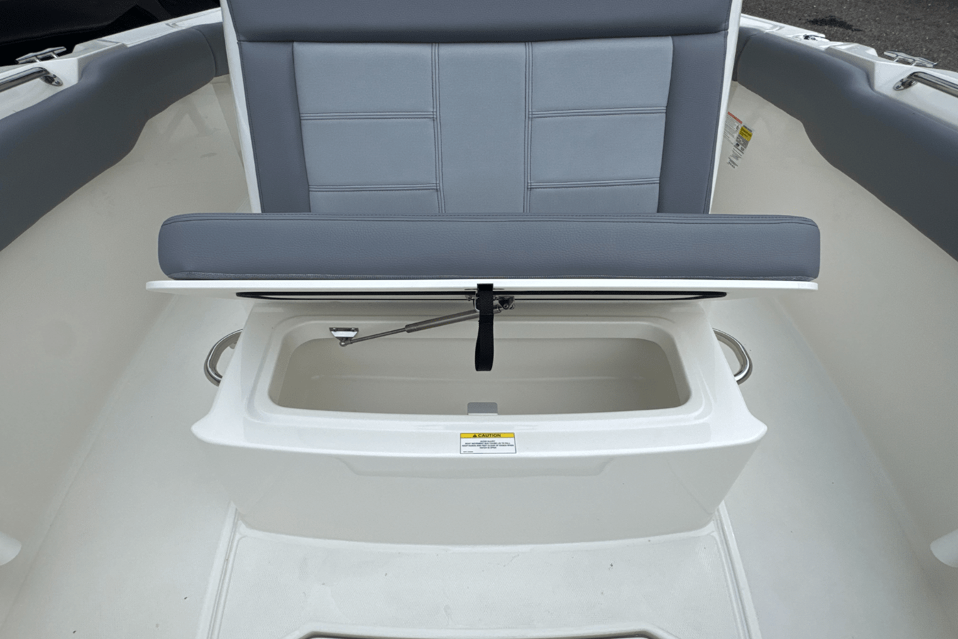 2026 Boston Whaler 230 Outrage 43