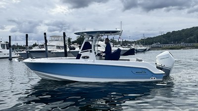 Boston Whaler 230 Outrage 0 2026 Boston Whaler 230 Outrage 1