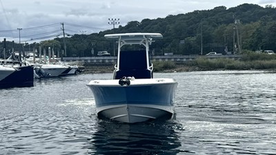Boston Whaler 230 Outrage 1 2026 Boston Whaler 230 Outrage 2
