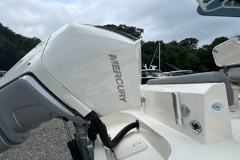 Boston Whaler 230 Outrage 5 2026 Boston Whaler 230 Outrage 6