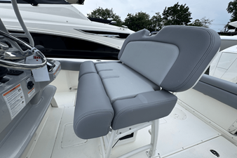 2026 Boston Whaler 230 Outrage 25