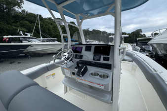 2026 Boston Whaler 230 Outrage 26