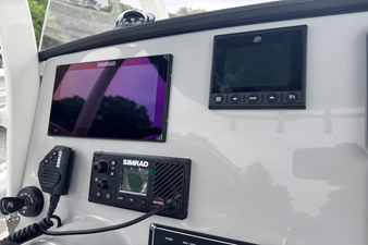 2026 Boston Whaler 230 Outrage 30