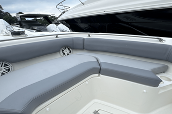 2026 Boston Whaler 230 Outrage 45