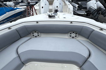 2026 Boston Whaler 230 Outrage 47