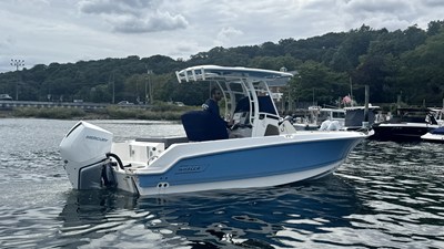 2026 Boston Whaler 230 Outrage 53