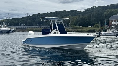 2026 Boston Whaler 230 Outrage 54