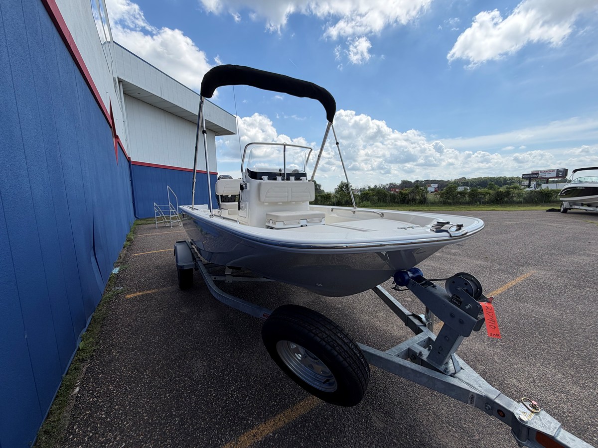 2027 Boston Whaler 150 Montauk 2