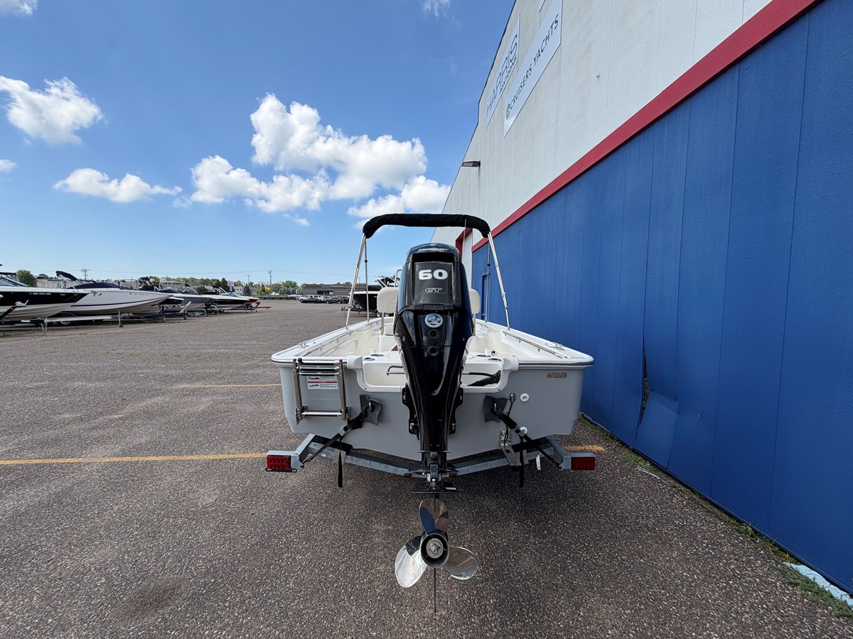 2027 Boston Whaler 150 Montauk 6