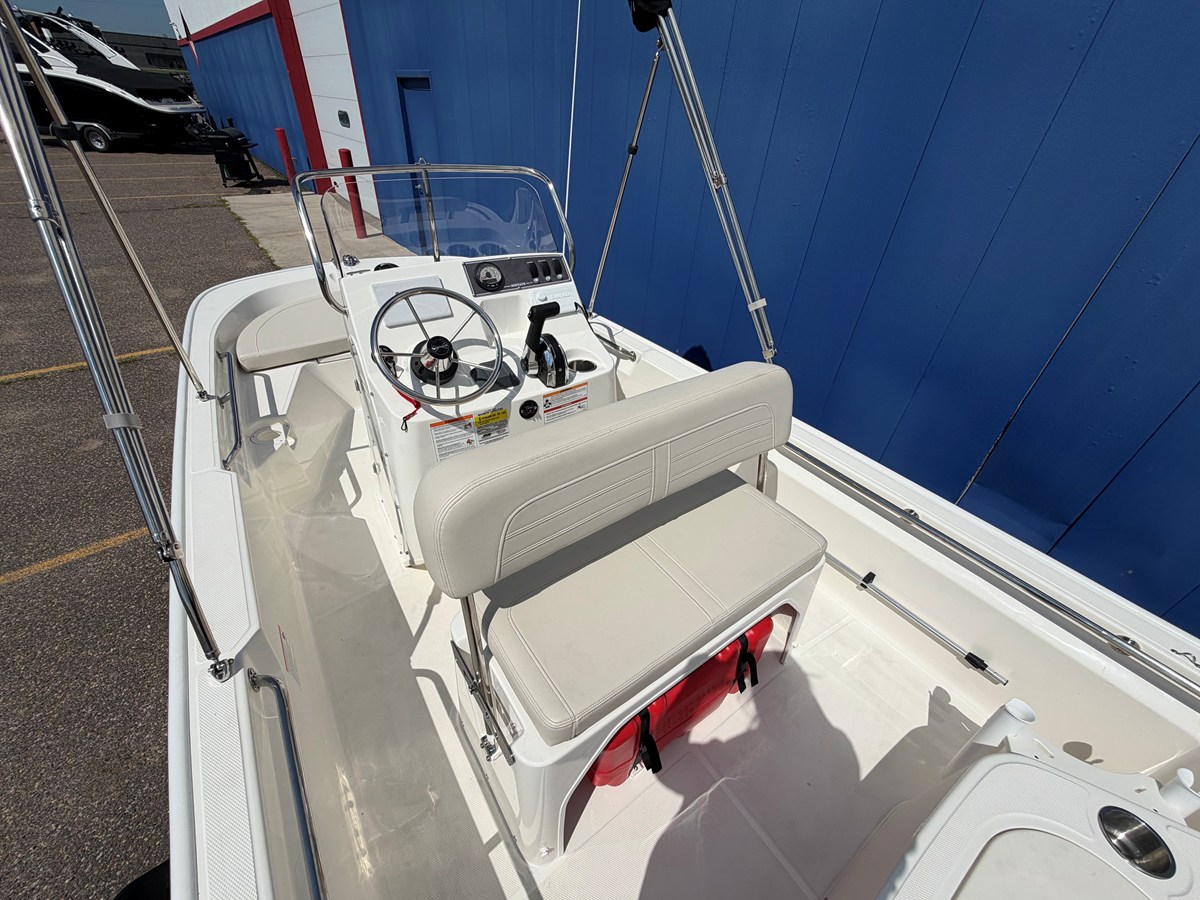 2027 Boston Whaler 150 Montauk 11