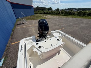 2027 Boston Whaler 150 Montauk 7