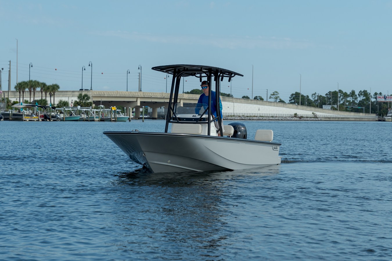 2026 Boston Whaler 190 Montauk 8