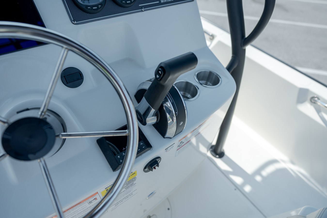2026 Boston Whaler 190 Montauk 21