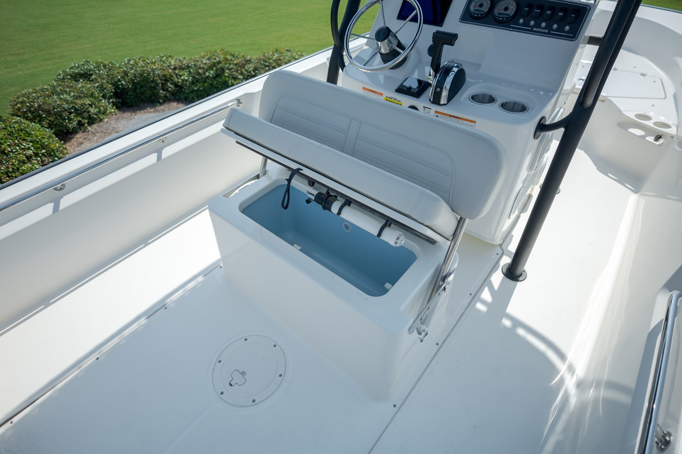 2026 Boston Whaler 190 Montauk 24