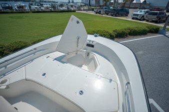 2026 Boston Whaler 190 Montauk 11