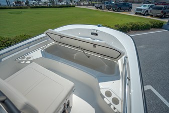 2026 Boston Whaler 190 Montauk 12