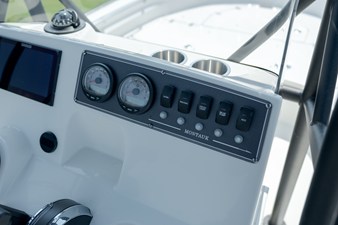 2026 Boston Whaler 190 Montauk 18