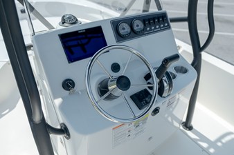 2026 Boston Whaler 190 Montauk 19