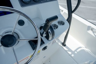 2026 Boston Whaler 190 Montauk 21