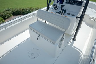 2026 Boston Whaler 190 Montauk 23