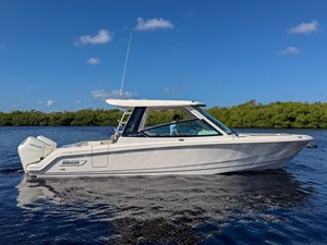 Boston Whaler 330 Vantage 0 2027 Boston Whaler 330 Vantage 1