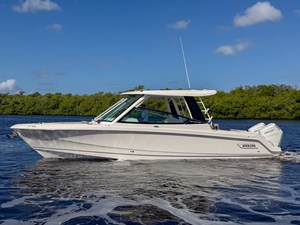 Boston Whaler 330 Vantage 4 2027 Boston Whaler 330 Vantage 5