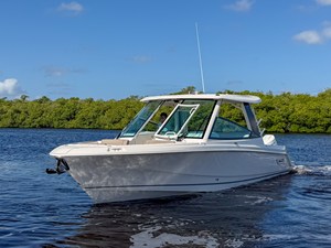 Boston Whaler 330 Vantage 5 2027 Boston Whaler 330 Vantage 6