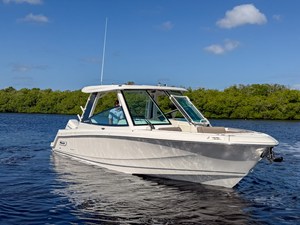 Boston Whaler 330 Vantage 7 2027 Boston Whaler 330 Vantage 8