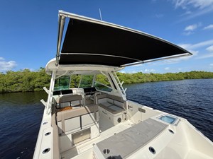 Boston Whaler 330 Vantage 15 2027 Boston Whaler 330 Vantage 16