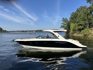 Sea Ray SLX 310 1 2027 Sea Ray SLX 310 2