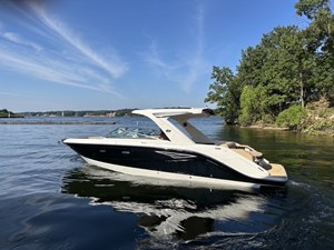 Sea Ray SLX 310 2 2027 Sea Ray SLX 310 3