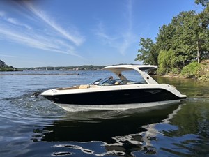 Sea Ray SLX 310 3 2027 Sea Ray SLX 310 4