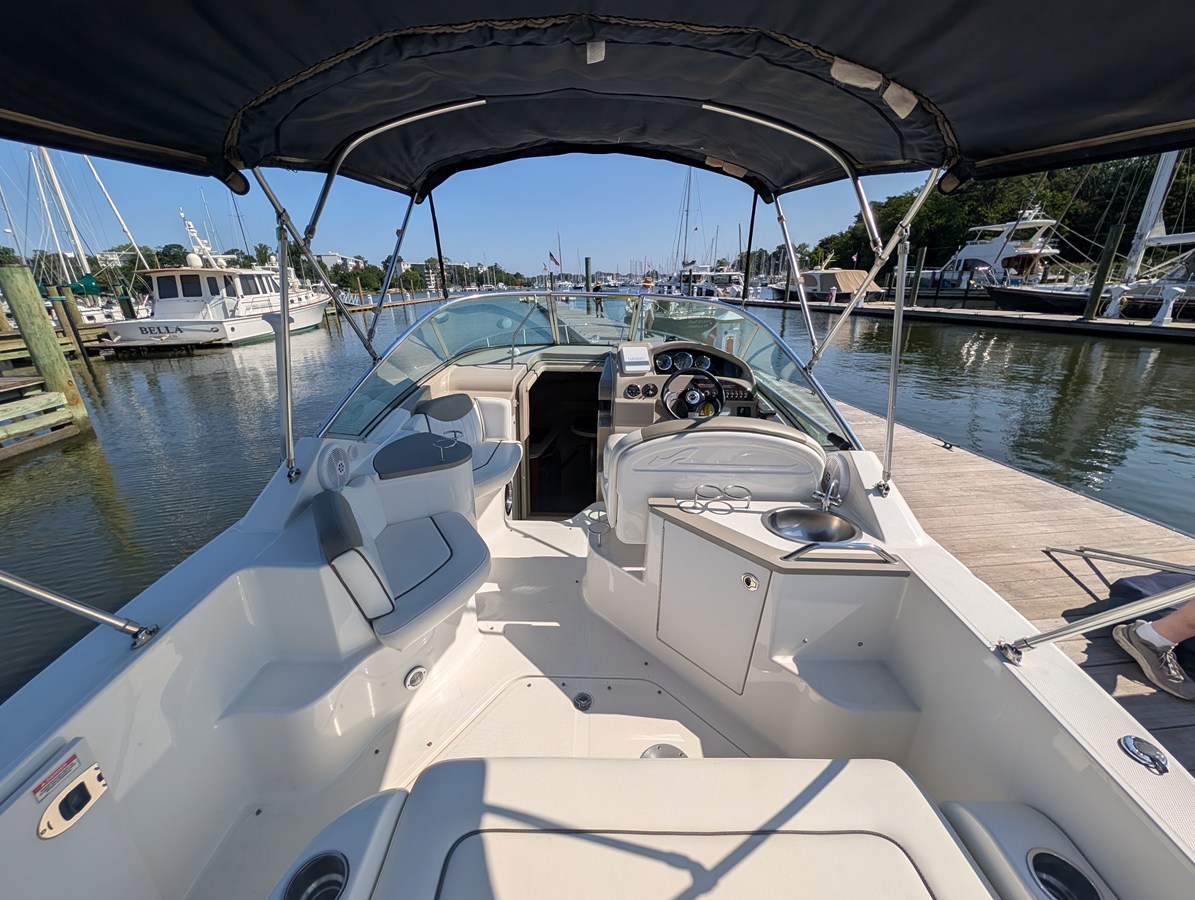 2007 Sea Ray 240 SUNDANCER 21